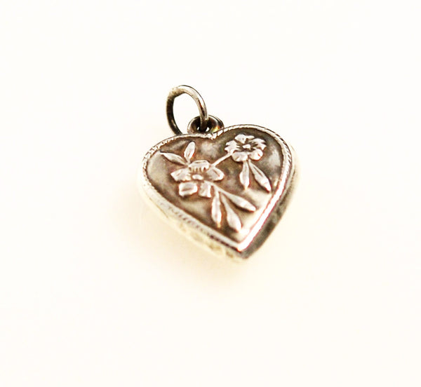 Sterling Heart Charm With Forget Me Nots Vintage – Estate Beads & Jewelry